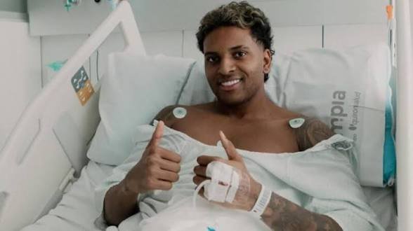 Rodrygo passa por cirurgia no joelho e desfalcará o Real Madrid por cerca de oito meses